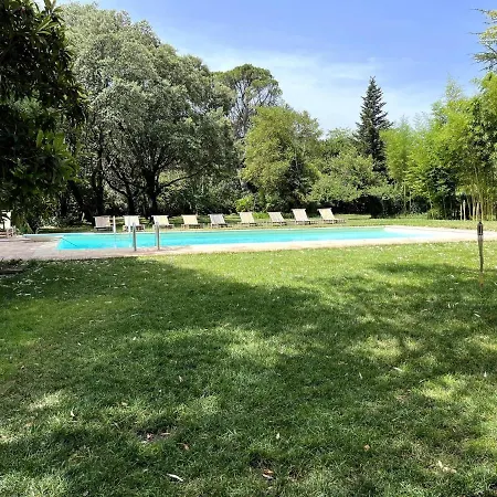 度假居 600 M Family House With Swimming Pool Park 尼姆